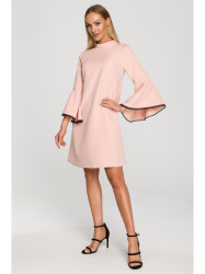M698 A linijos suknelė su angelo rankovėmis - pudra