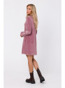 M767 Suknelė su V formos iškirpte - rausva krepo spalva