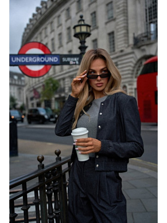 M800 "Press" striukė su antsiuvais - grafito spalvos