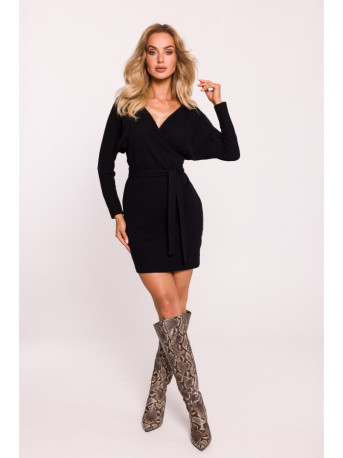 M819 Juostinio trikotažo suknelė - juoda