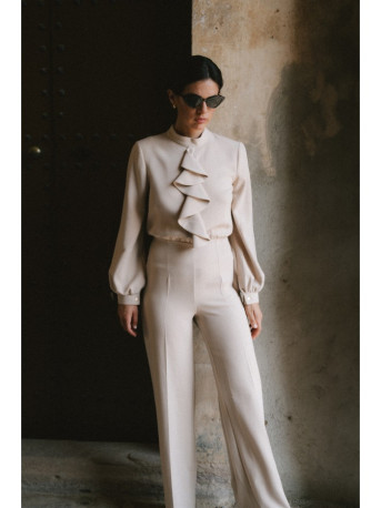 S420 Jumpsuit with a ruffle - beige