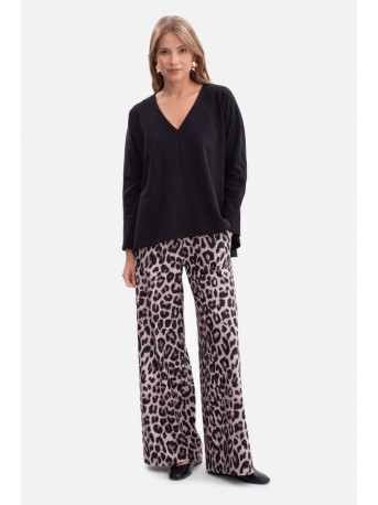 B304 Knit V-neck pullover top - black