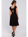 K005 Prigludusi suknelė su atvira nugara - juoda