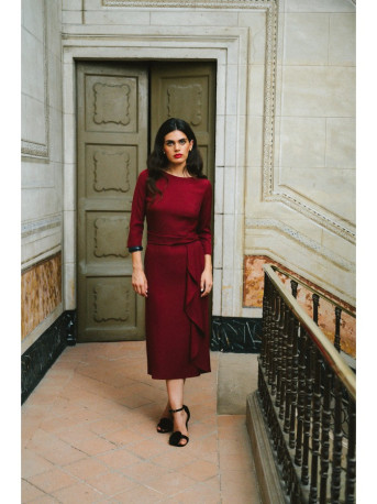 S425 Dress with ruffle detail - maroon