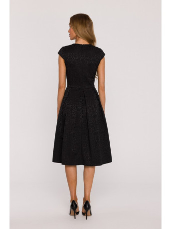 M892 Fit & flare dress with box pleats - black
