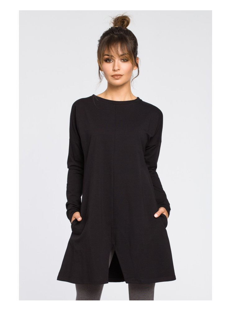 B042 Tunika su skeltuku priekyje - juoda