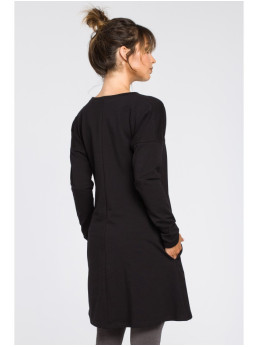 B042 Tunika su skeltuku priekyje - juoda