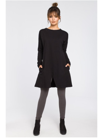 B042 Tunika su skeltuku priekyje - juoda