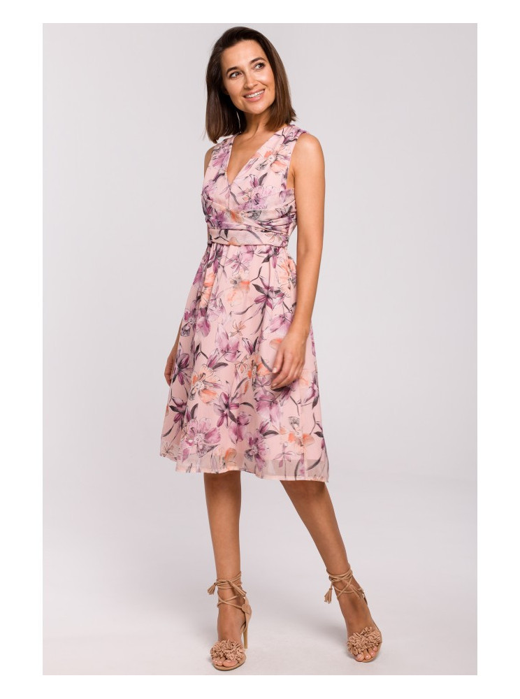 S225 Šifono suknelė gilia iškirpte – 2 modelis - spalva