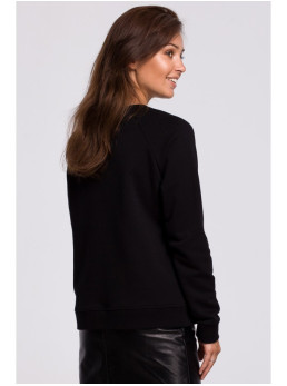 B167 Džemperis su priekiniu spaudu - juoda
