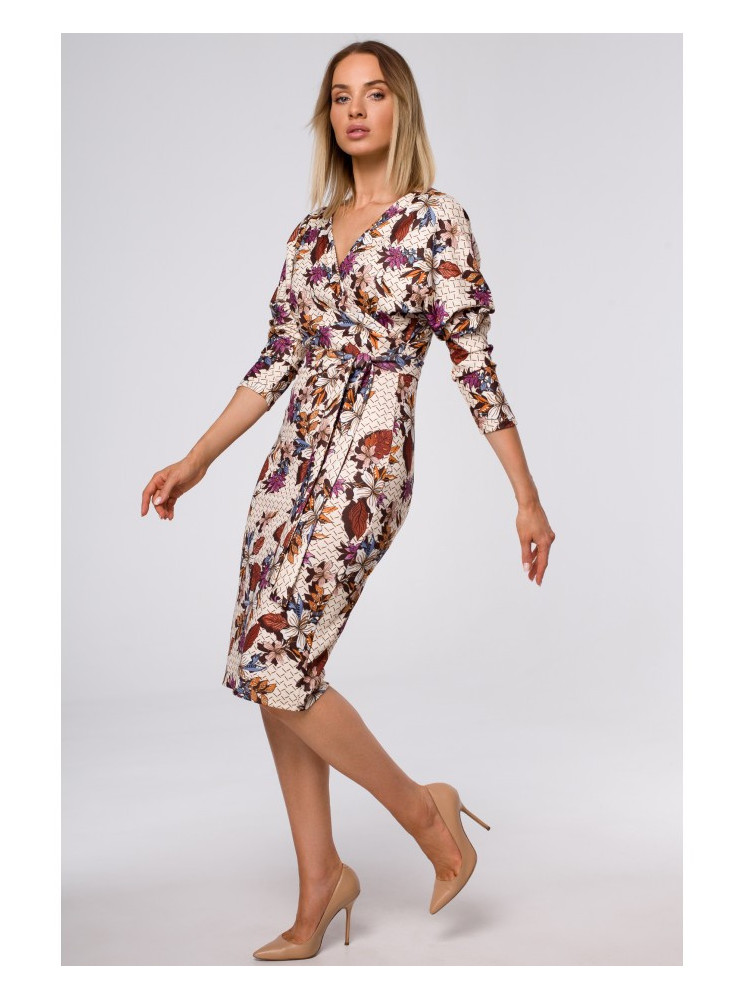 M524 Raštuota trikotažinė suknelė su apgaubiančia viršutine dalimi ir dirželiu - spalva