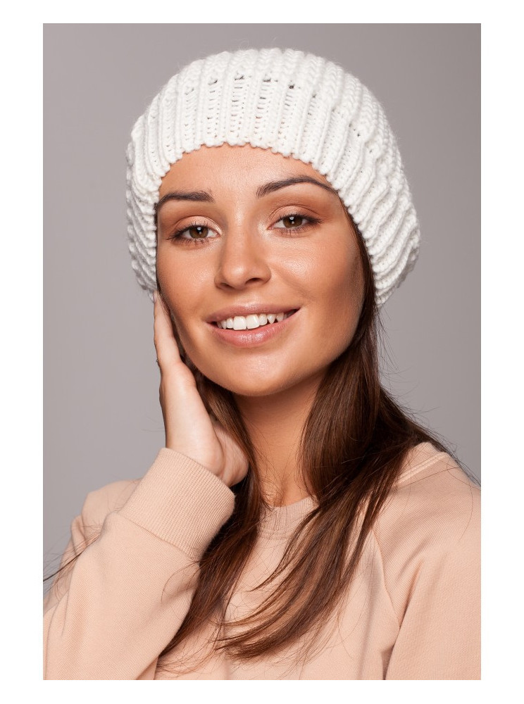 BK060 Beretė - nebalinta