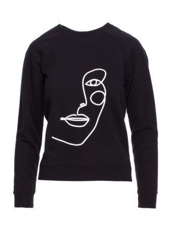 B167 Pullover top with a print in the front - black