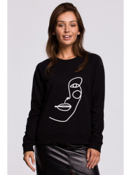 B167 Pullover top with a print in the front - black