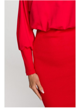 M690 Megzta suknelė su raudonos spalvos akcentais - raudona