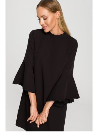 M698 A silueto suknelė su angelo sparnų rankovėmis - juoda