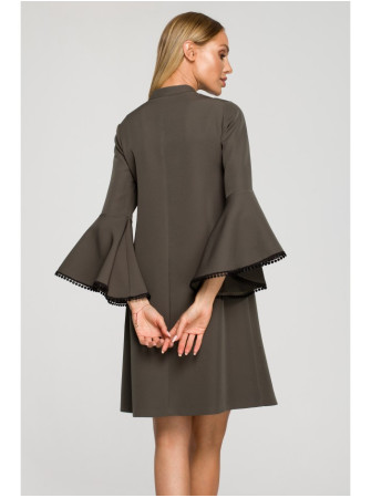 M698 A silueto suknelė su angelo rankovėmis - chaki
