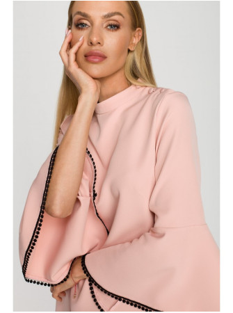 M698 A silueto suknelė angelo rankovėmis - pudros