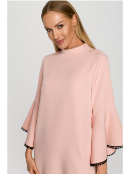 M698 A silueto suknelė su angelo sparnų rankovėmis - pudros