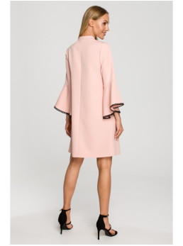 M698 A silueto suknelė angelo rankovėmis - pudros