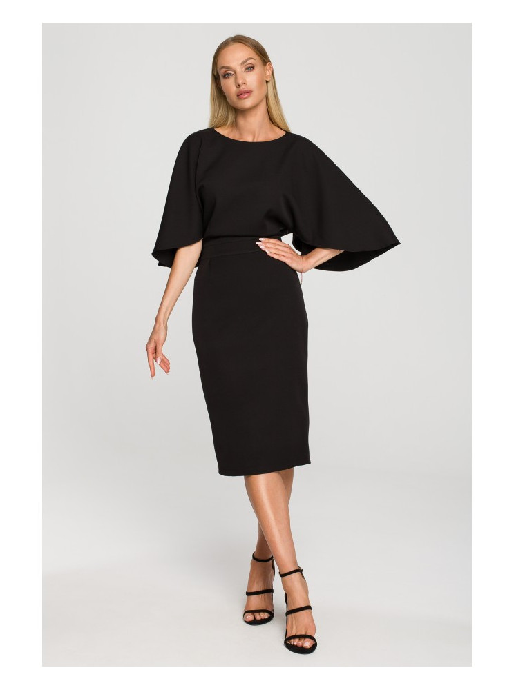 M700 Prigludusi suknelė kimono rankovėmis - juoda