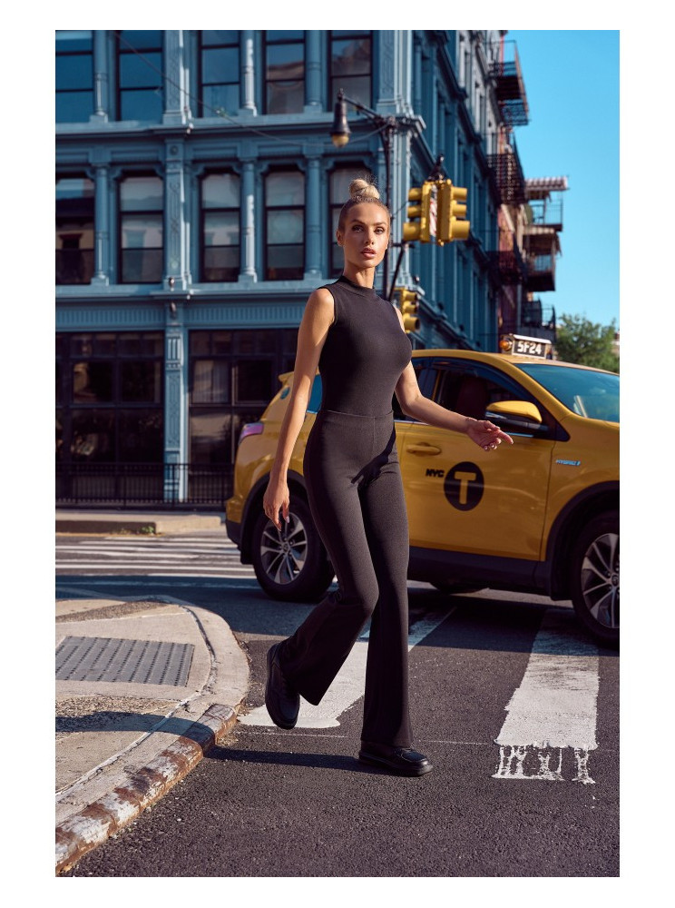 M704 Aukštu liemeniu platėjančios kelnės - juoda