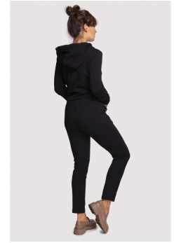 B243 Tiesaus kirpimo kelnės su metalinėmis detalėmis - juoda