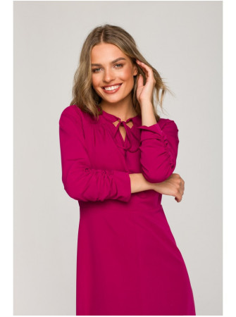 S325 Priglundanti ir platėjanti suknelė su raišteliais prie kaklo - slyvų