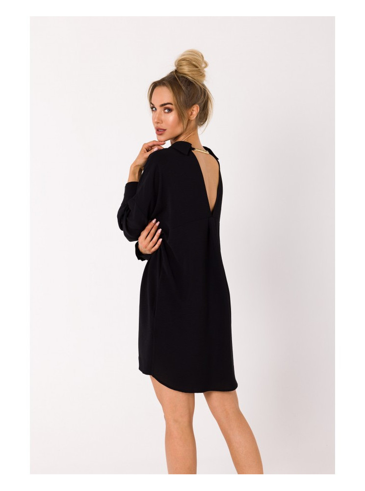 M740 Marškinių tipo suknelė su dekoratyvine grandinėle - juoda