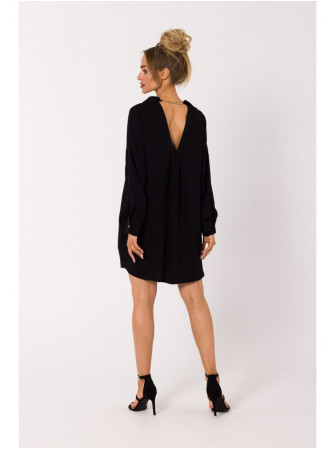 M740 Marškinių tipo suknelė su dekoratyvine grandinėle - juoda