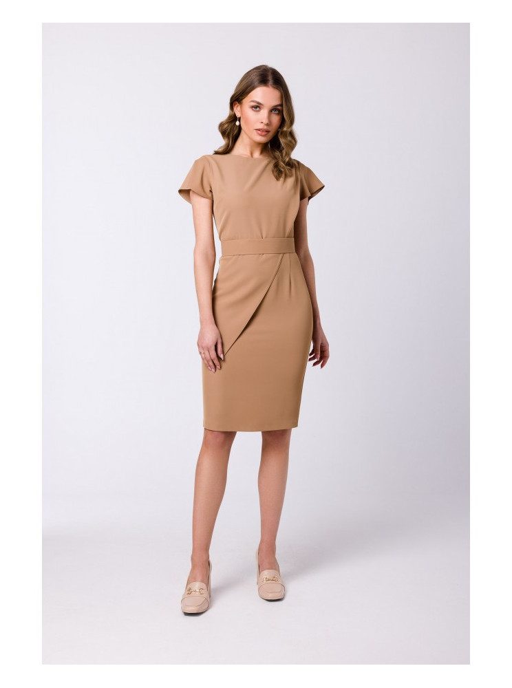 S336 Prigludusi suknelė su diržu - smėlio