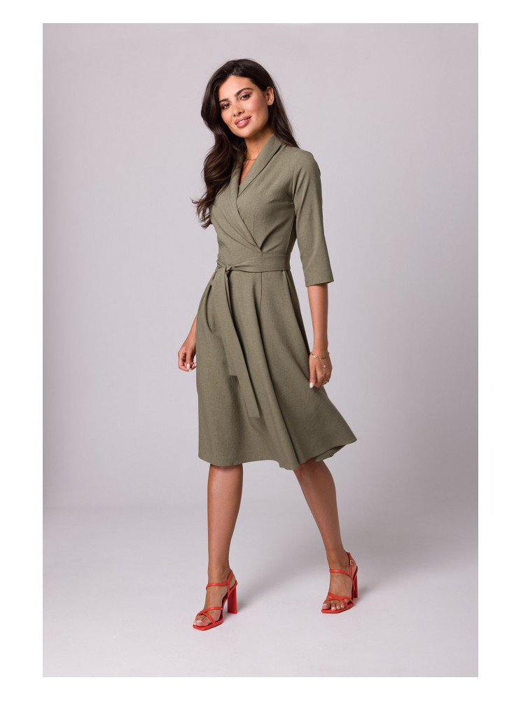 B255 Siaučiamoji suknelė su šaline apykakle - alyvuogių