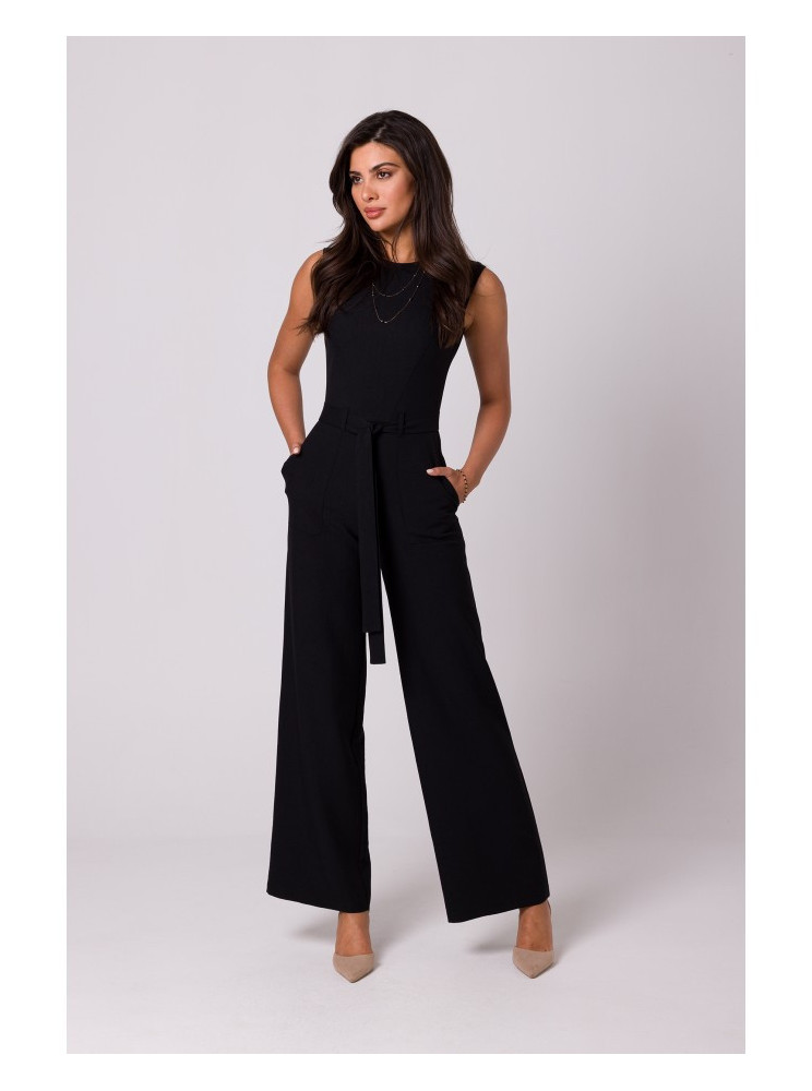 B256 Juodas kombinezonas be rankovių su kišenėmis - juoda