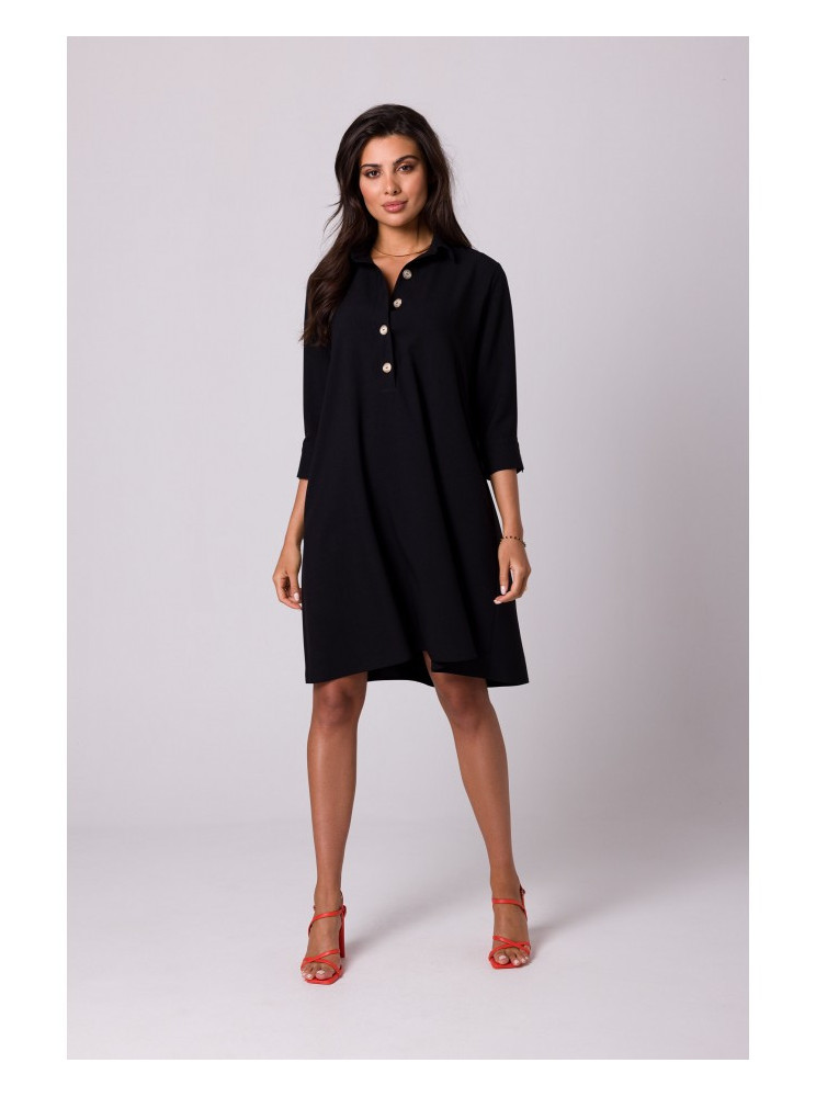 B257 Plazdančio silueto marškininė suknelė - juoda