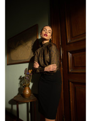 S235 Chiiffon blouse with a tie detail in the back - model 3