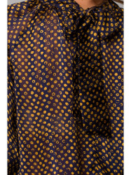 S235 Chiiffon blouse with a tie detail in the back - model 3