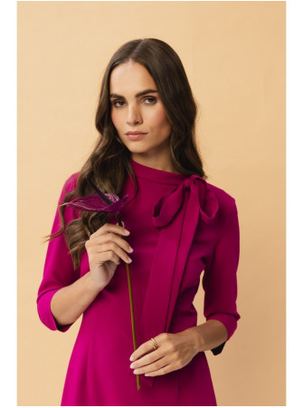 S346 Suknelė su kaklaraiščiu - slyvų