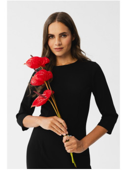 S350 Figūrą išryškinanti suknelė su skeltuku - juoda