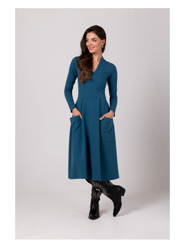 B266 Plazdančio silueto suknelė su kišenėmis - vandenyno mėlyna