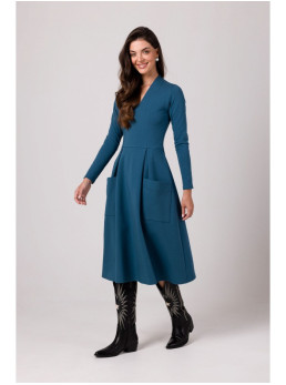 B266 Plazdančio silueto suknelė su kišenėmis - vandenyno mėlyna