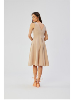 S358 Prigludusi, platėjanti suknelė be rankovių - smėlio