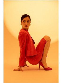 S368 Trumpas švarkelis atviru priekiu - raudona