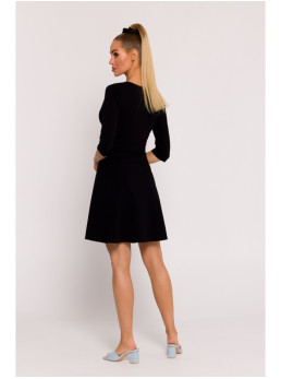 M786 Priglundanti ir platėjanti mini suknelė - juoda