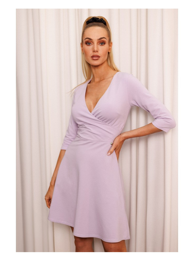 M786 Prigludusi ir platėjanti mini suknelė - violetinė