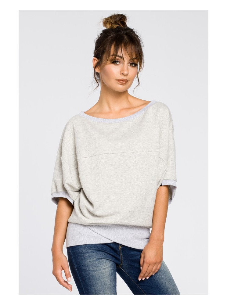 B048 Didelė palaidinė su užsegimu - šviesiai pilka