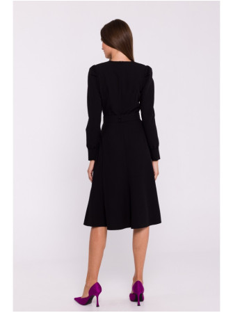 S378 Plazdančio silueto suknelė su diržu - juoda