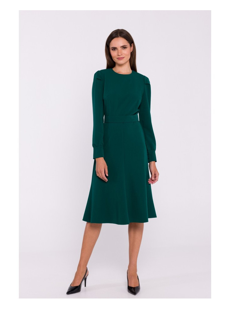S378 Plazdančio silueto suknelė su diržu - žalia
