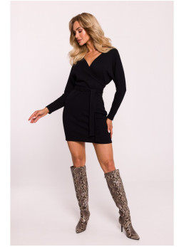 M819 Marškinėlių stiliaus suknelė su juosmens apjuosimu - juoda