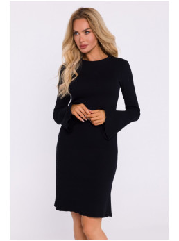 M821 Platėjančiomis rankovėmis megzta suknelė - juoda