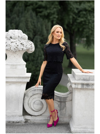 S379 Nėriniuota suknelė su dvigubo sluoksnio viršumi - juoda